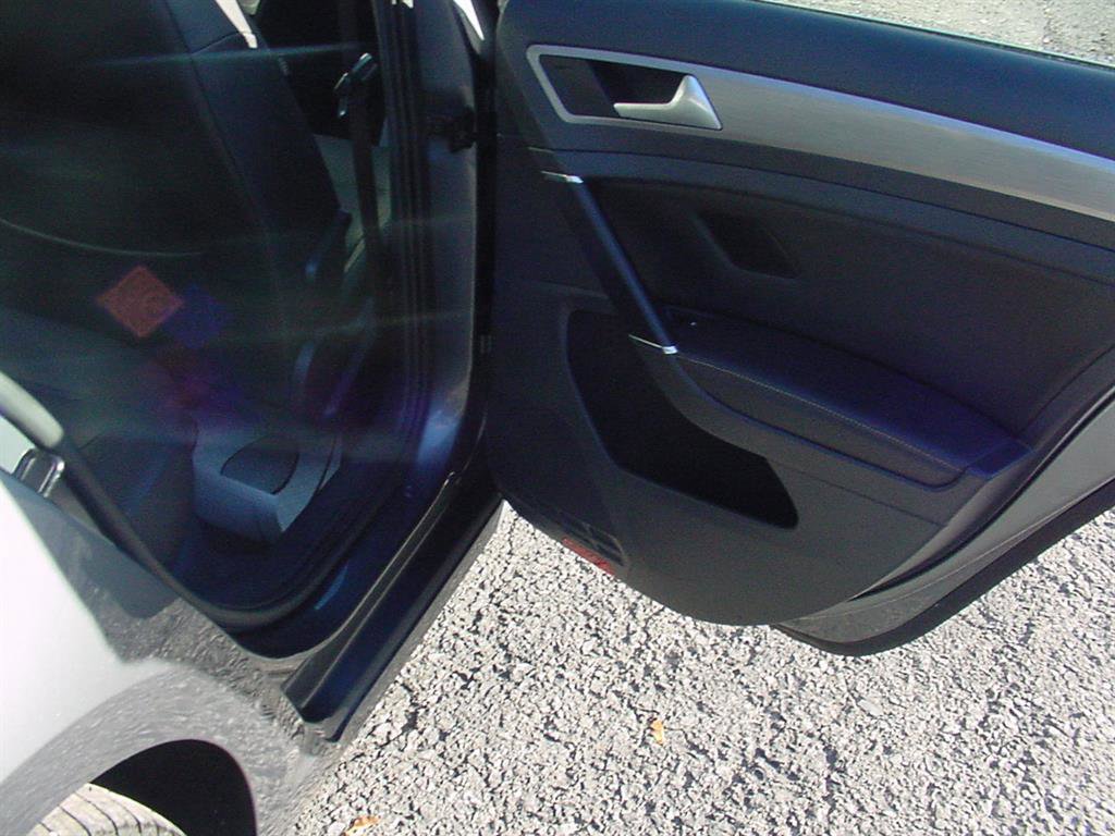 Used 2015 Volkswagen Golf SE image 45