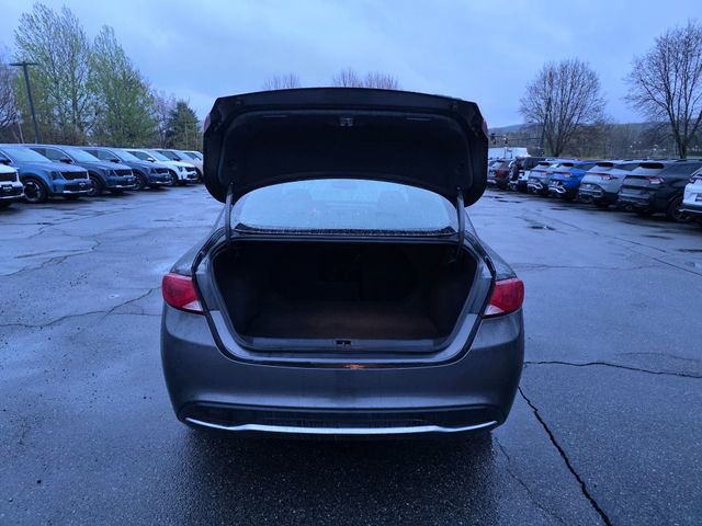Used 2015 Chrysler 200 Limited w/ Convenience Group FWD image 10