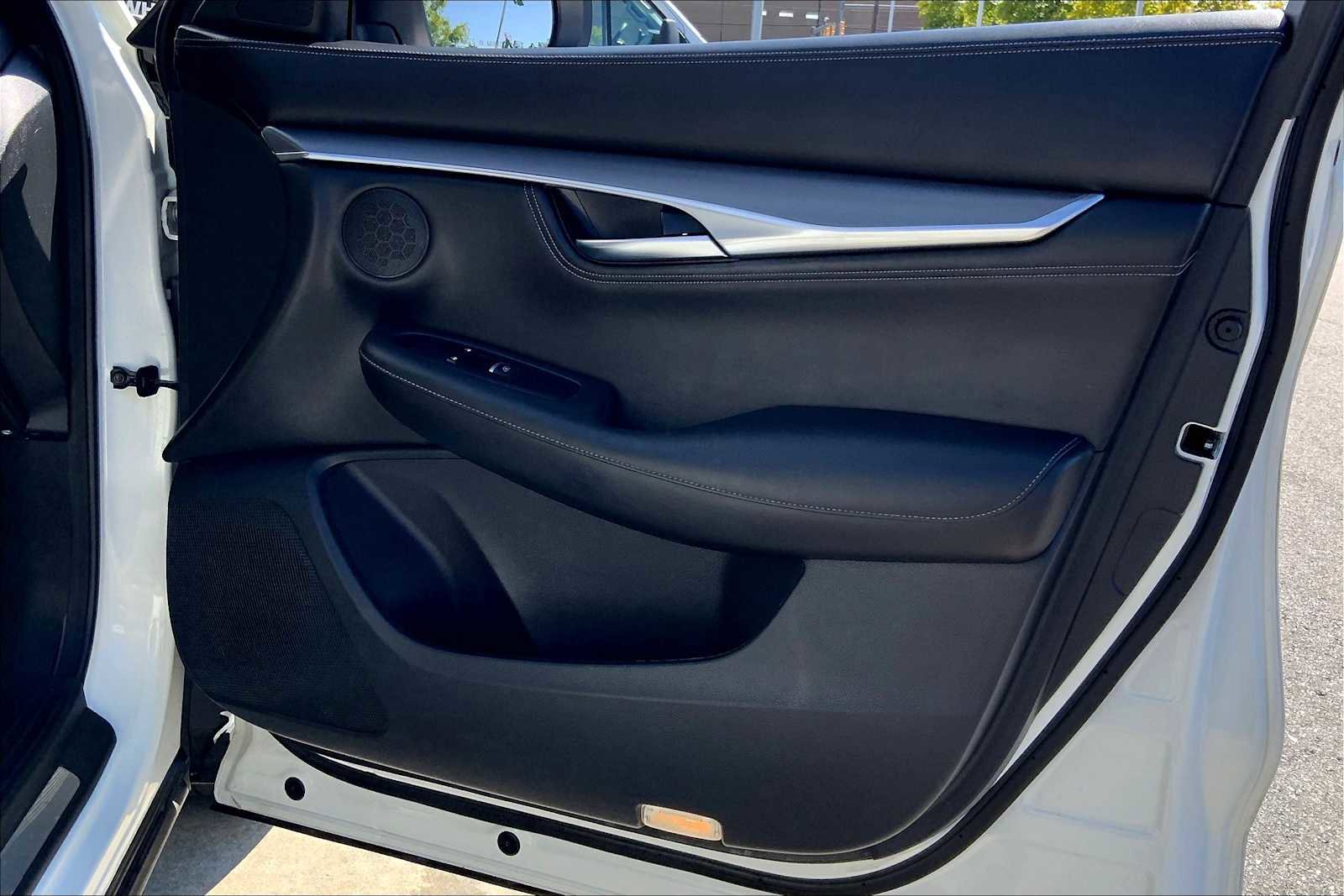 Used 2023 INFINITI QX55 Luxe w/ Cargo Package image 22