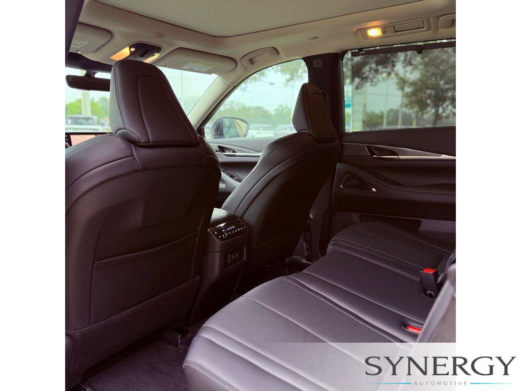 Certified 2026 INFINITI QX60 Luxe w/ Cargo Package FWD image 29