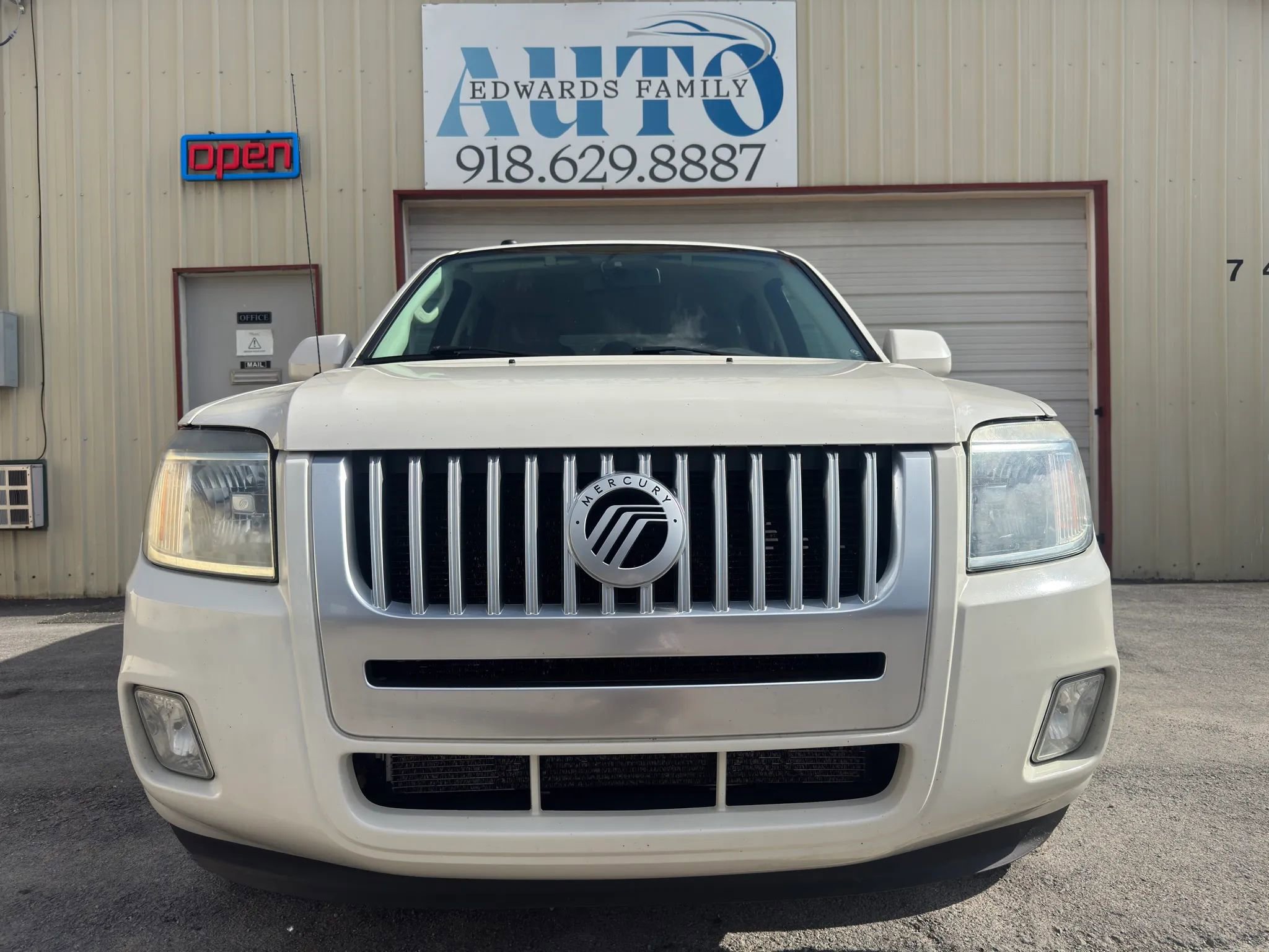 Used 2009 Mercury Mariner Premier FWD image 4