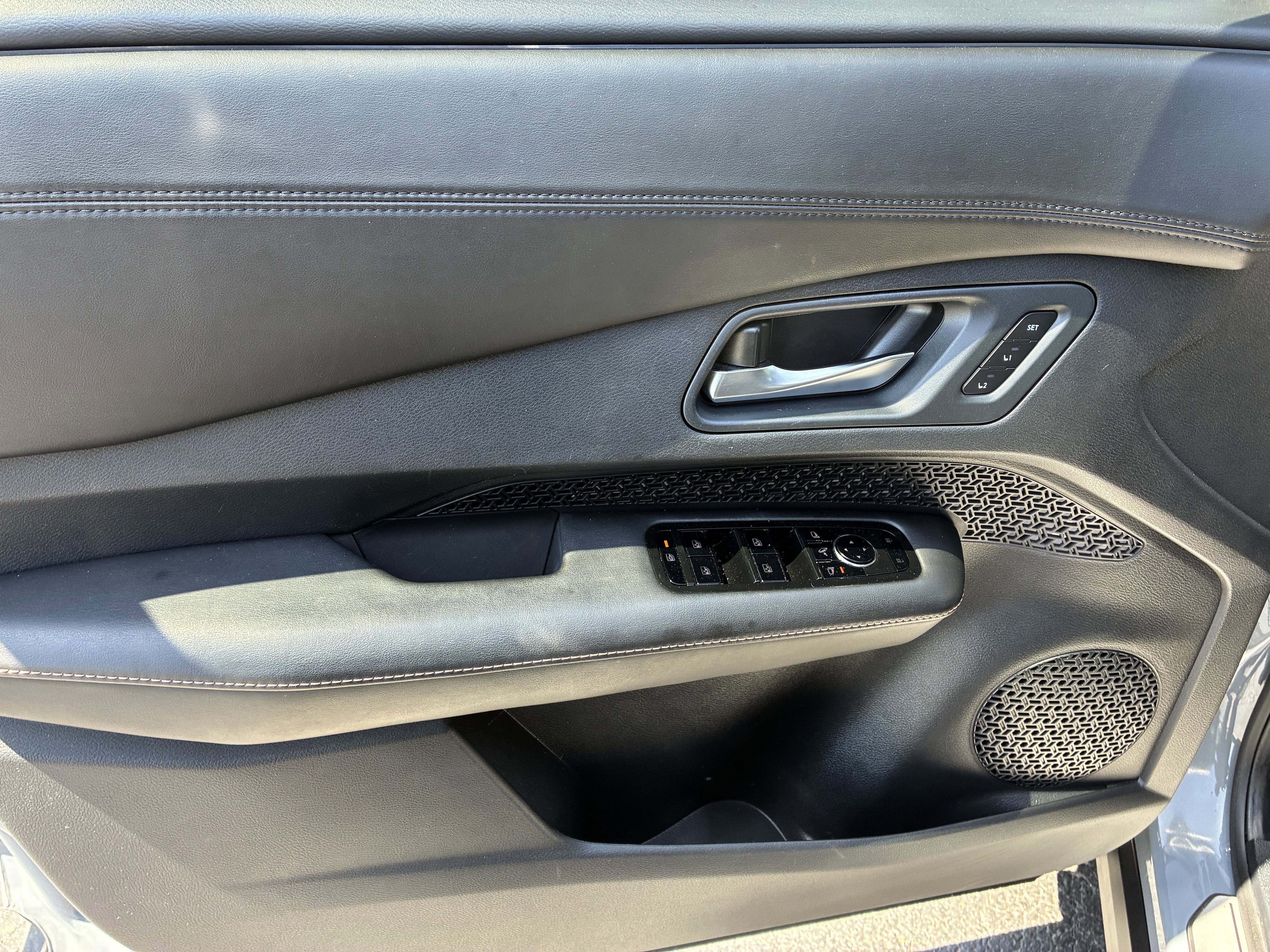 Used 2024 Nissan Ariya AWD image 24