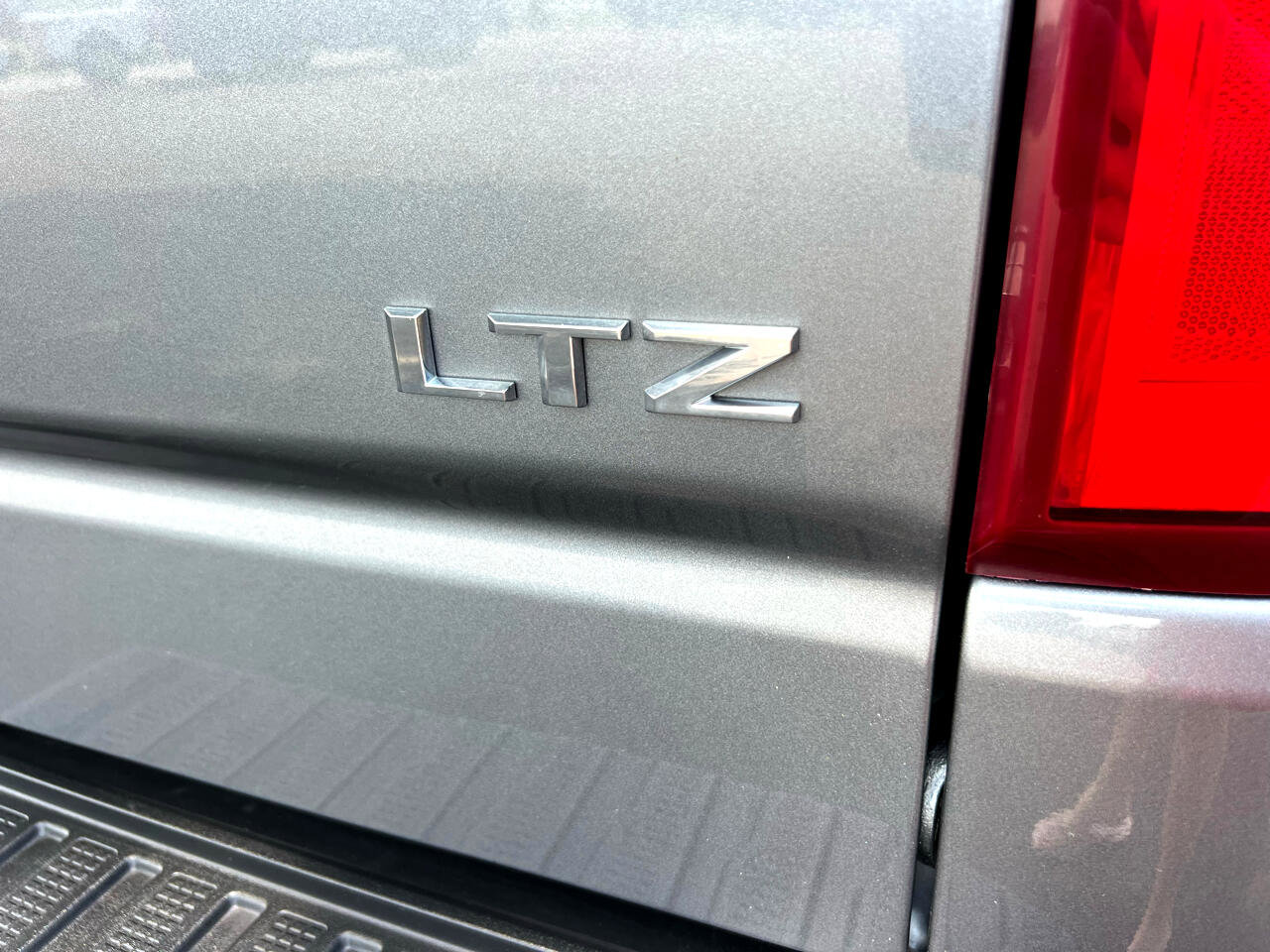 Used 2021 Chevrolet Silverado 1500 LTZ image 43