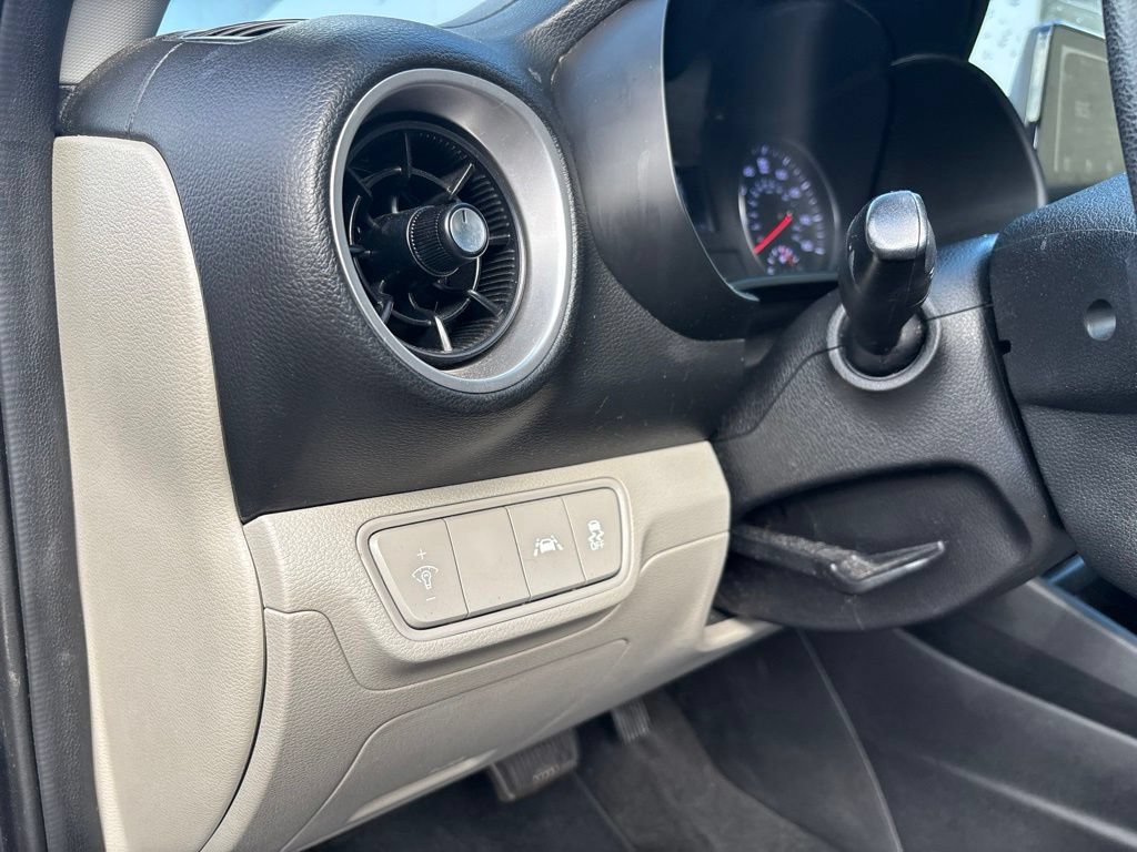 Used 2020 Kia Forte LXS FWD image 5