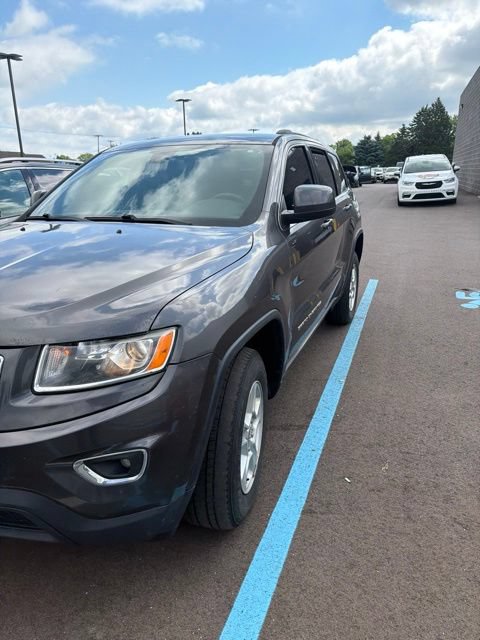 Used 2016 Jeep Grand Cherokee Laredo w/ Quick Order Package 23E AWD/4WD image 3