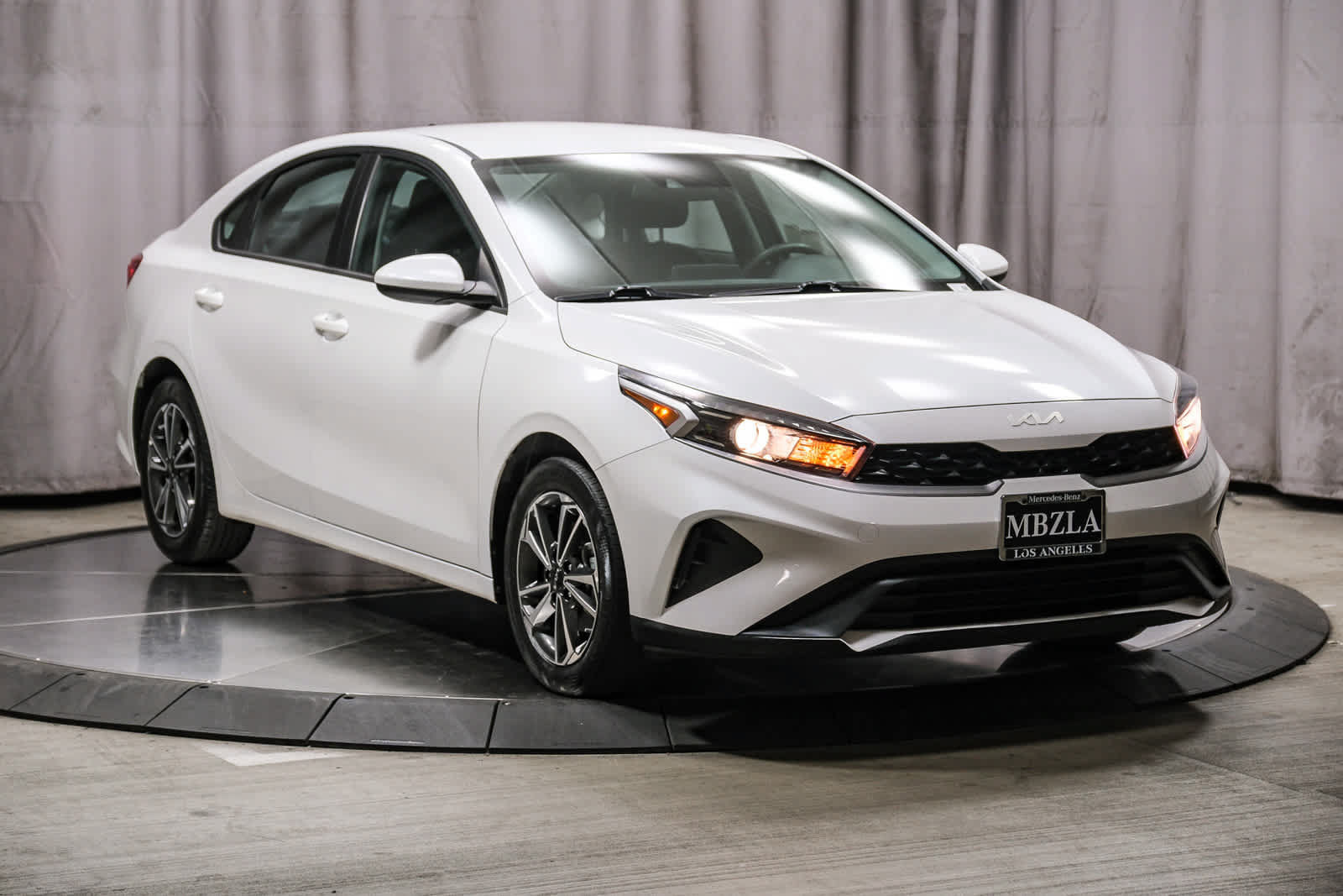 Used 2023 Kia Forte LXS FWD image 5