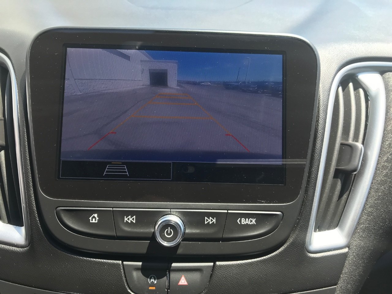 Used 2024 Chevrolet Malibu LT FWD image 19