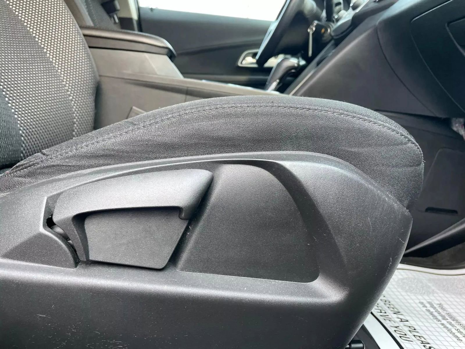 Used 2017 Chevrolet Equinox LT w/ Convenience Package image 59