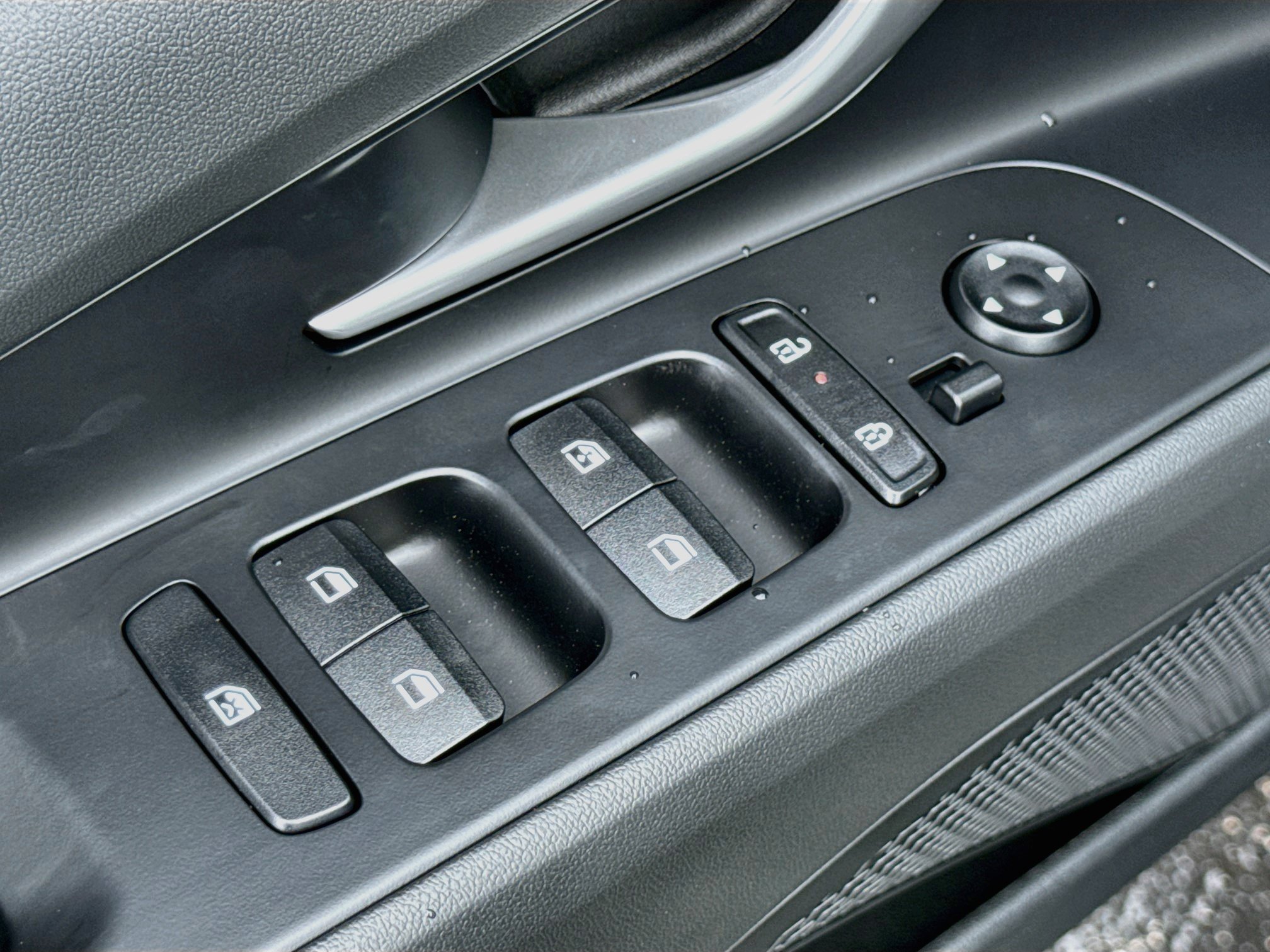 New 2026 Hyundai Elantra Limited FWD image 8