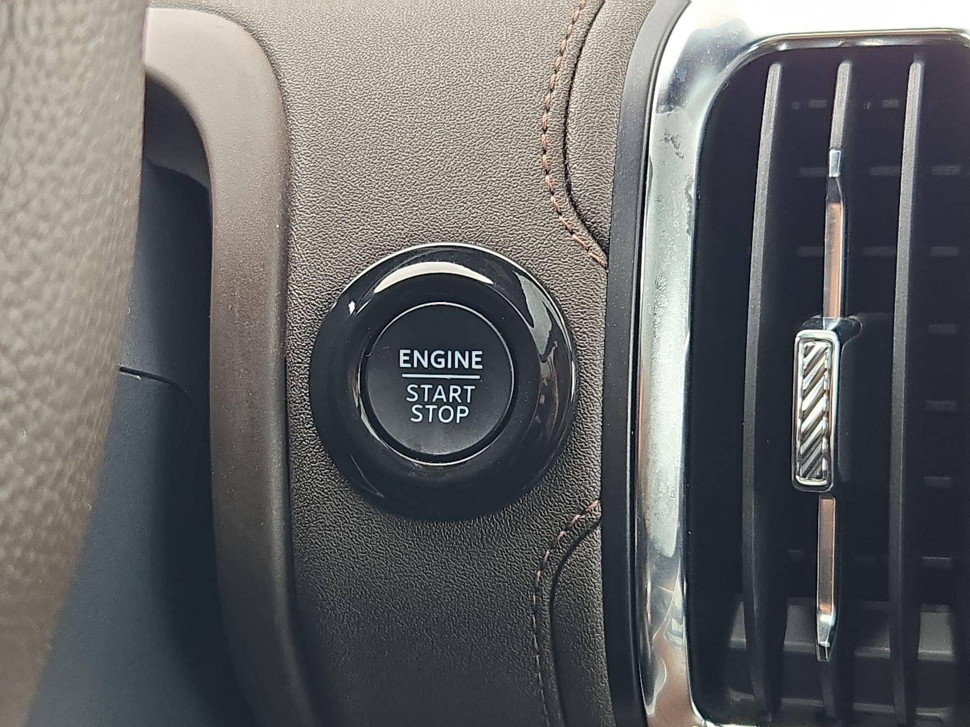 Used 2025 Ford Expedition King Ranch image 21