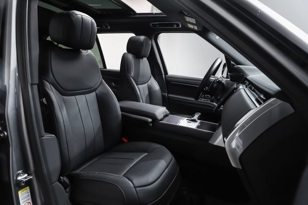 Used 2025 Land Rover Range Rover SE AWD/4WD image 10