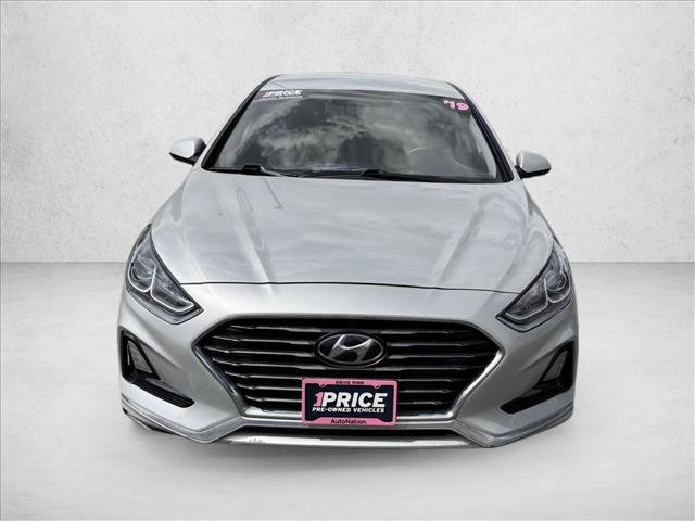 Used 2019 Hyundai Sonata SE FWD image 2