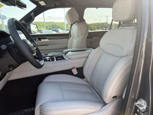 New 2026 Jeep Grand Wagoneer Summit AWD/4WD image 13
