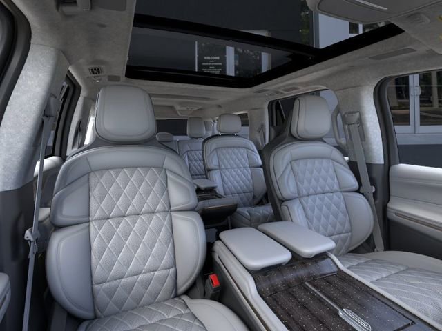 New 2025 Lincoln Navigator L Black Label AWD/4WD image 10