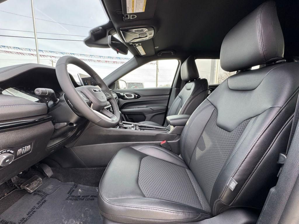 New 2026 Jeep Compass Latitude AWD/4WD image 17