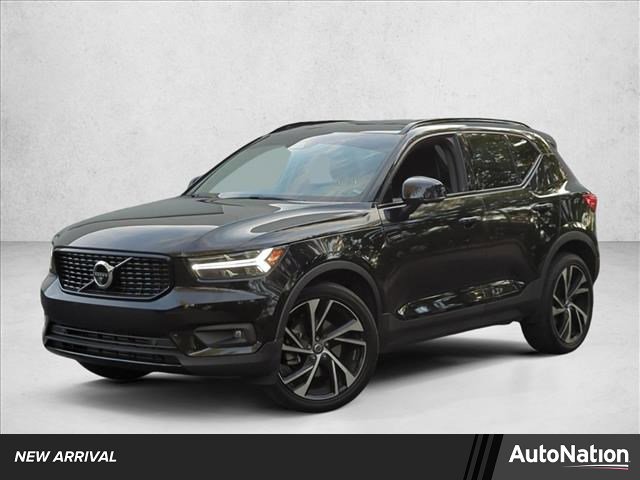 Used 2022 Volvo XC40 T5 R-Design w/ Advanced Package