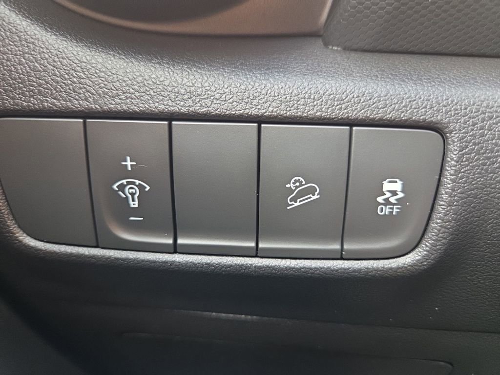 Used 2023 Hyundai Kona Limited w/ Cargo Package AWD/4WD image 36