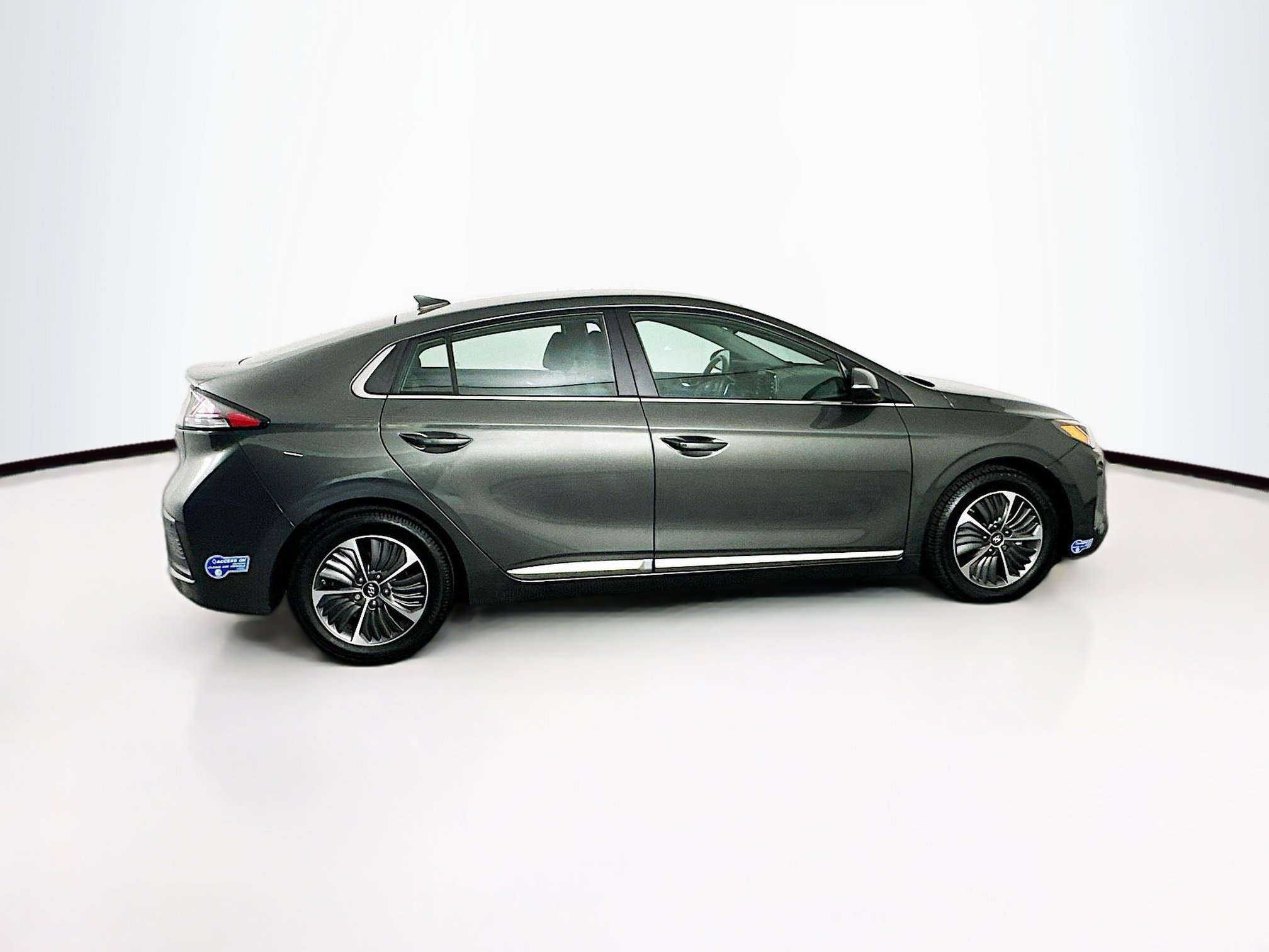 Used 2021 Hyundai Ioniq SEL FWD image 10