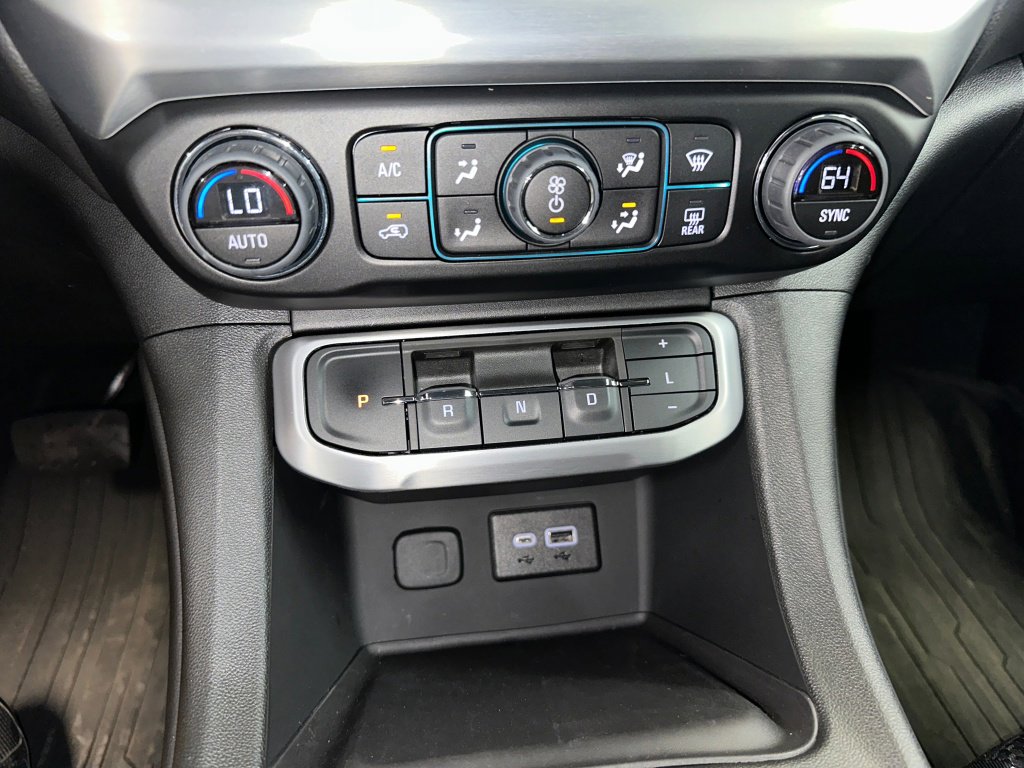 Used 2023 GMC Acadia SLE w/ Driver Convenience Package image 13