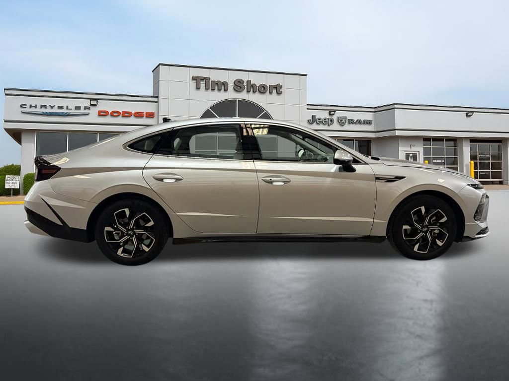 Used 2025 Hyundai Sonata SEL FWD image 6