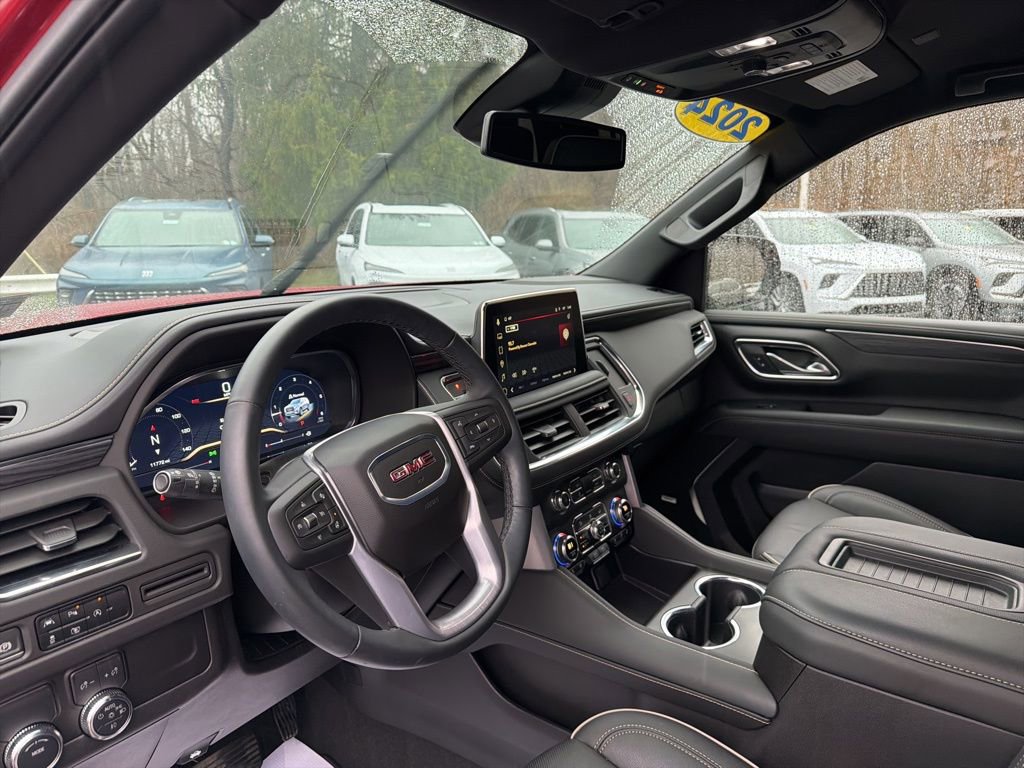 Used 2024 GMC Yukon SLT w/ SLT Luxury Package RWD image 18