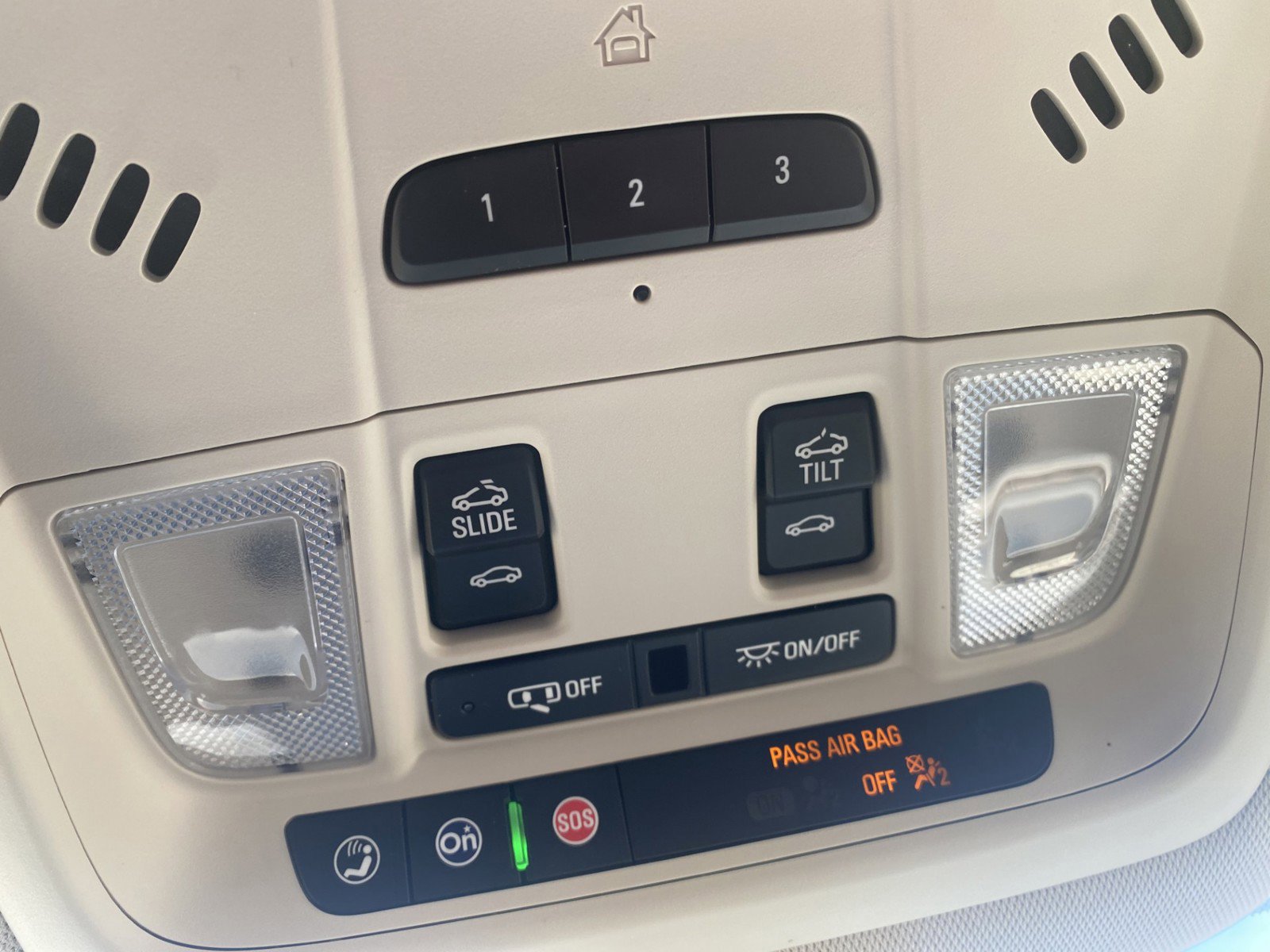 Used 2021 GMC Acadia Denali w/ Denali Ultimate Package AWD/4WD image 25