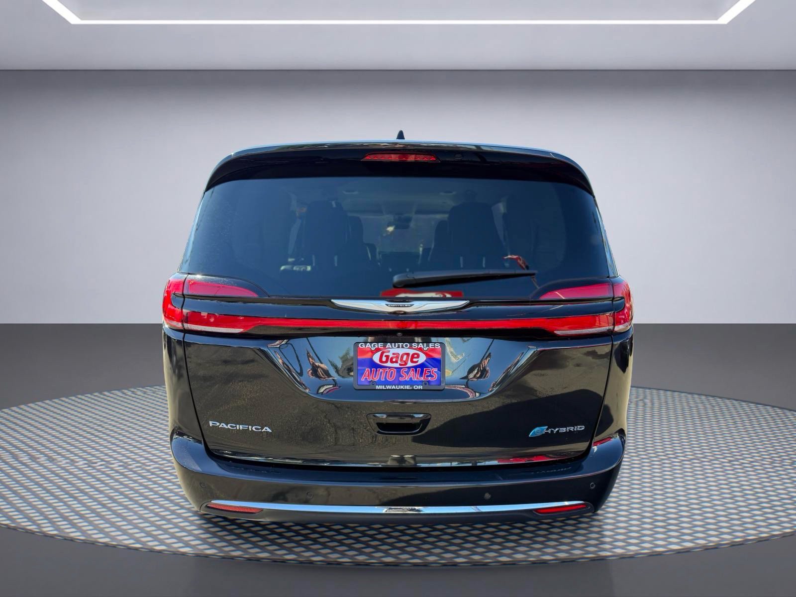 Used 2023 Chrysler Pacifica Touring-L FWD image 5