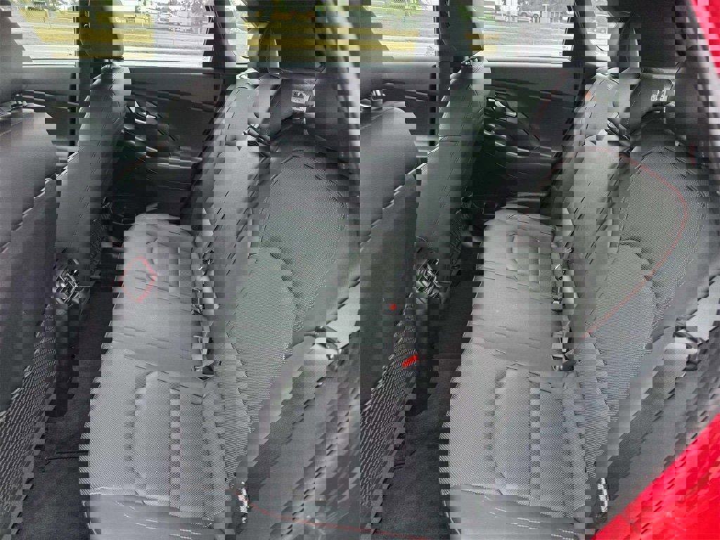 Used 2018 Hyundai Elantra GT Sport image 7