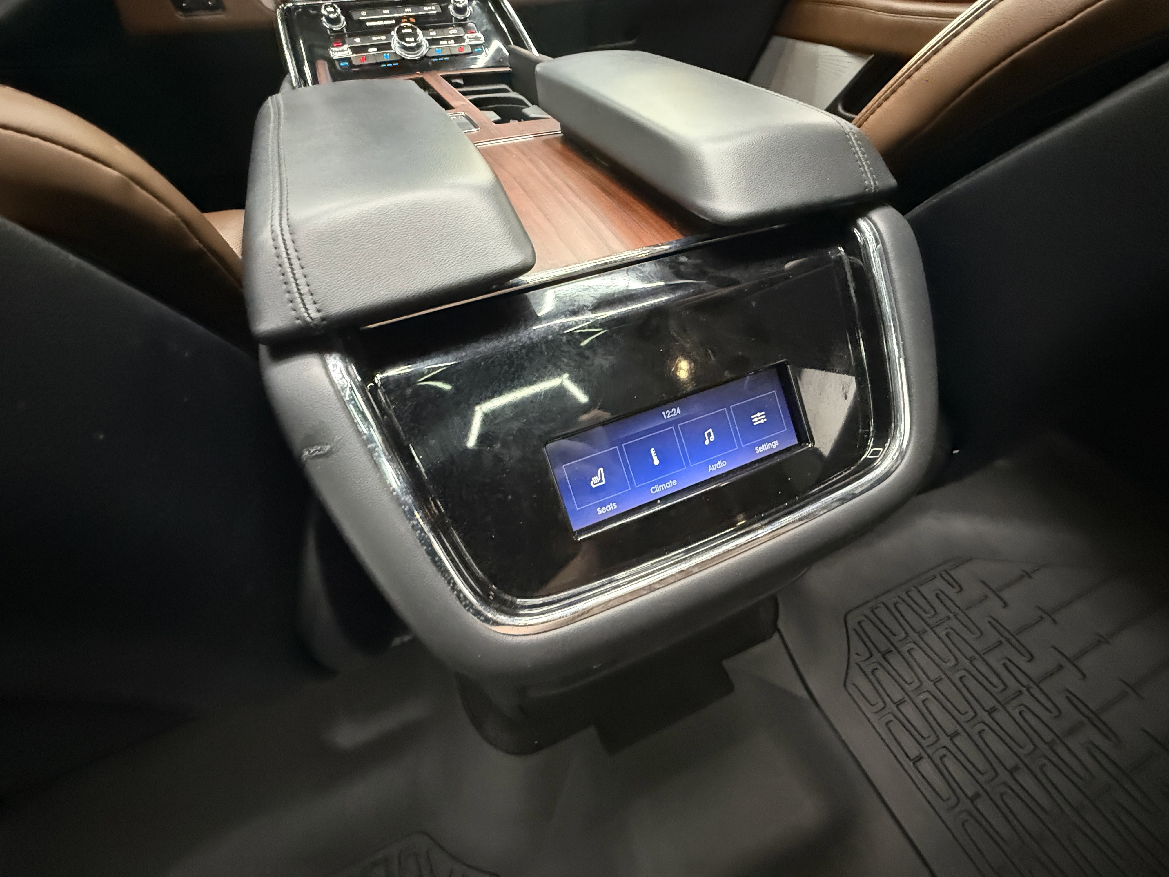 Used 2023 Lincoln Navigator L Reserve w/ Equipment Group 201A AWD/4WD image 25