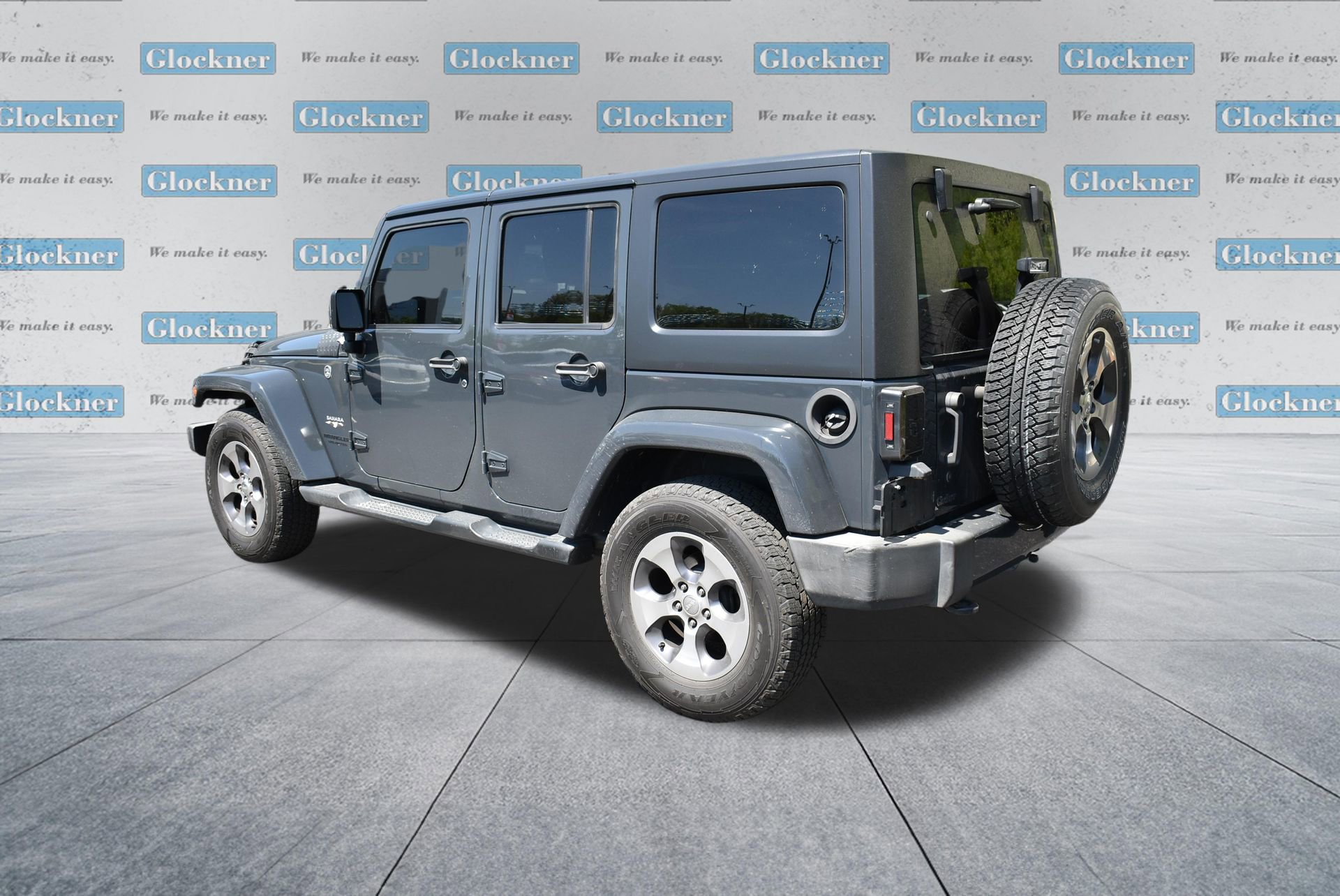 Used 2016 Jeep Wrangler Unlimited Sahara w/ Dual Top Group AWD/4WD image 8