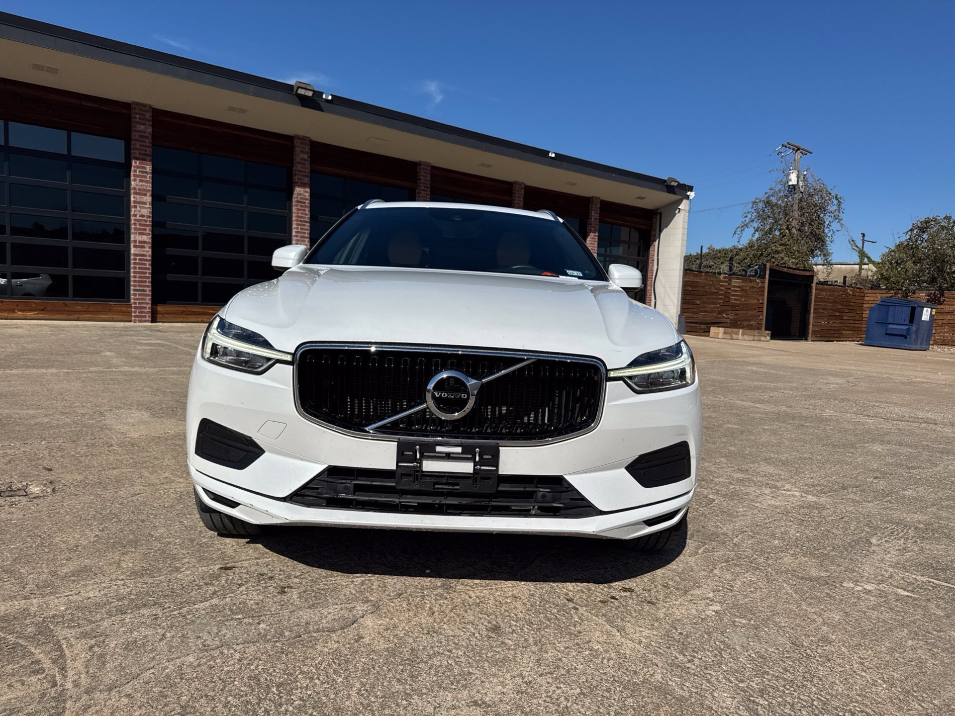 Used 2020 Volvo XC60 T5 Momentum w/ Protection Package Premier FWD image 2