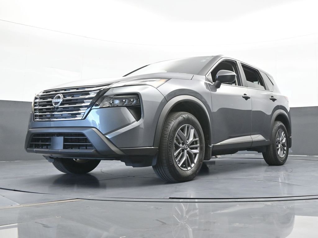 Used 2025 Nissan Rogue S FWD image 47