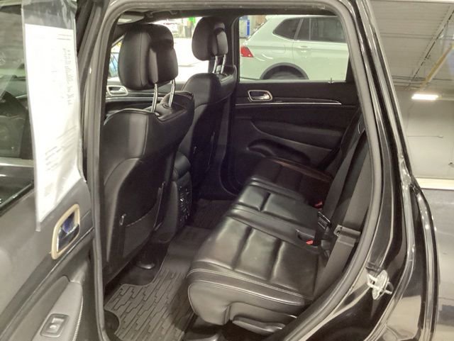 Used 2014 Jeep Grand Cherokee Overland w/ Mopar Chrome Edition Group AWD/4WD image 12