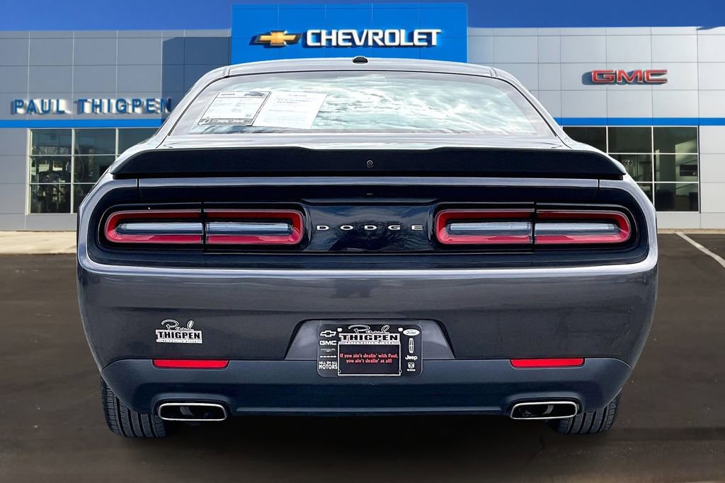 Used 2023 Dodge Challenger SXT image 5