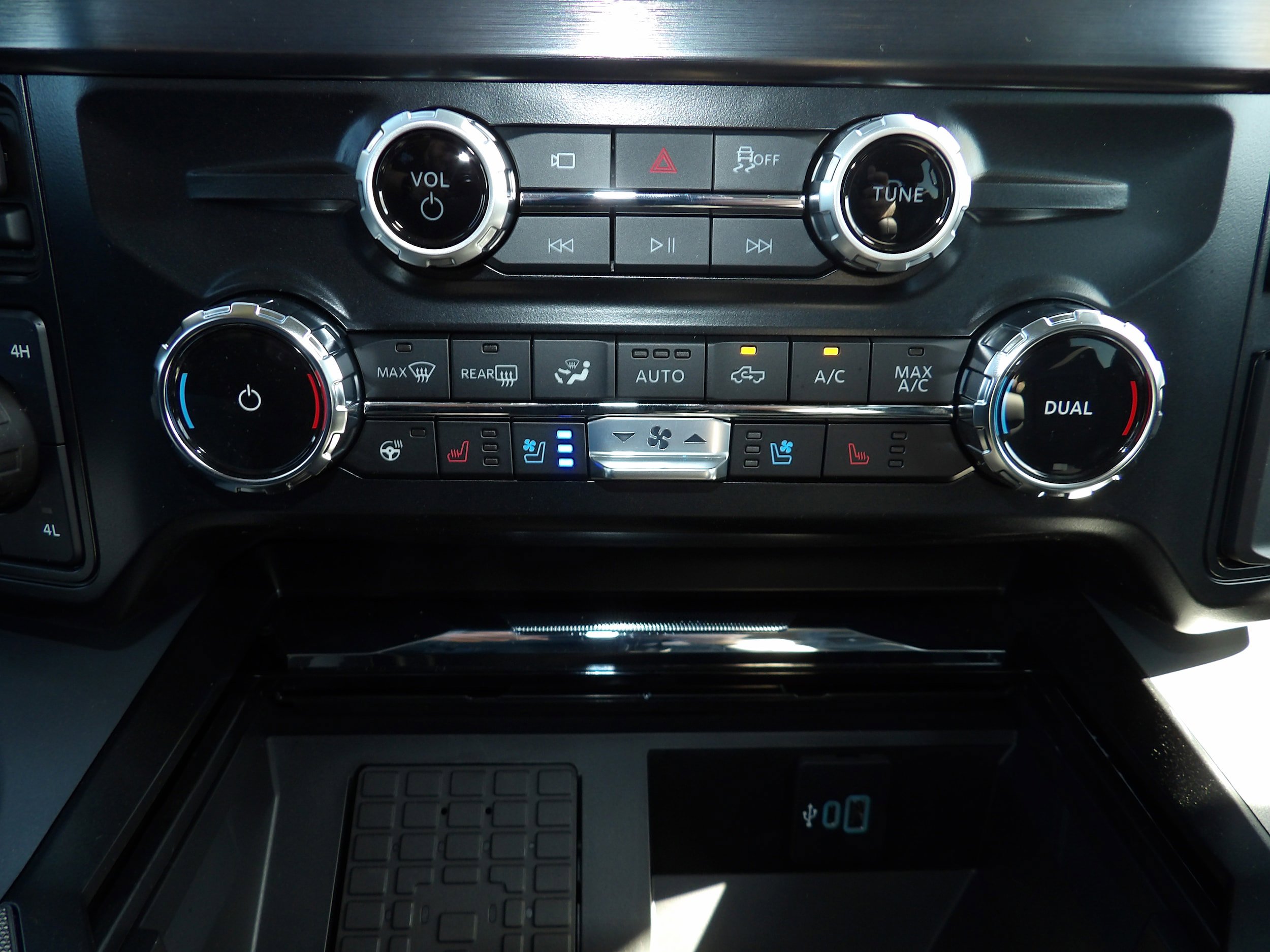 New 2026 Ford F350 Lariat image 27