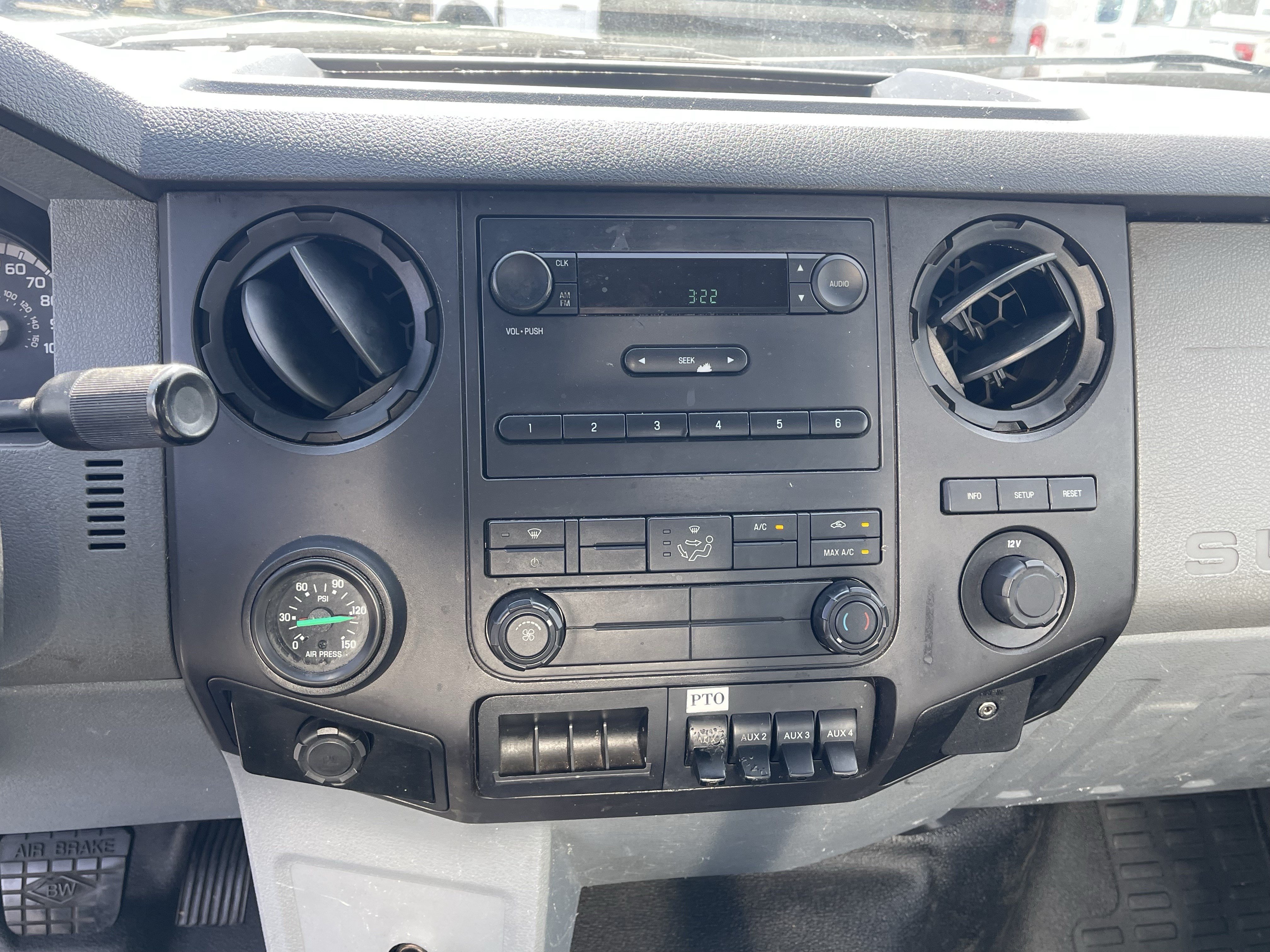 Used 2013 Ford F750 2WD Regular Cab Super Duty image 15