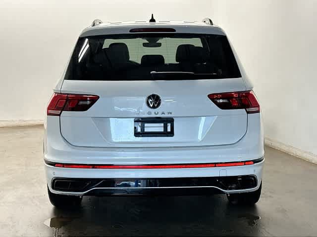 Used 2023 Volkswagen Tiguan SE R-Line AWD/4WD image 4