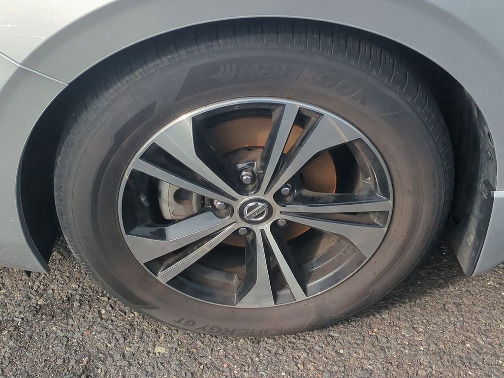 Used 2022 Nissan Sentra SV image 9