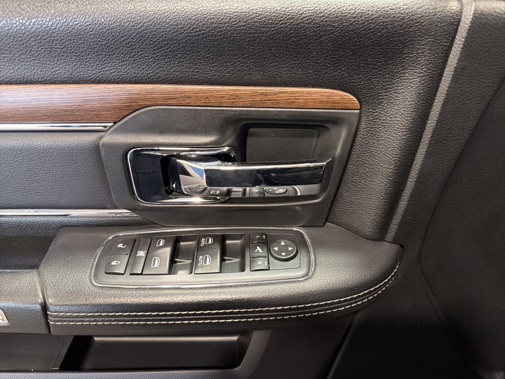 Used 2017 RAM 1500 Laramie w/ Convenience Group AWD/4WD image 17
