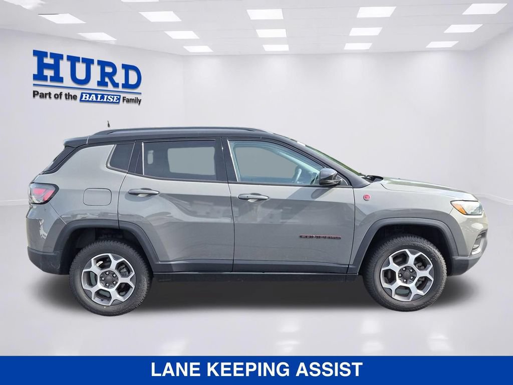 Used 2022 Jeep Compass Trailhawk w/ Trailhawk Elite Group AWD/4WD image 3