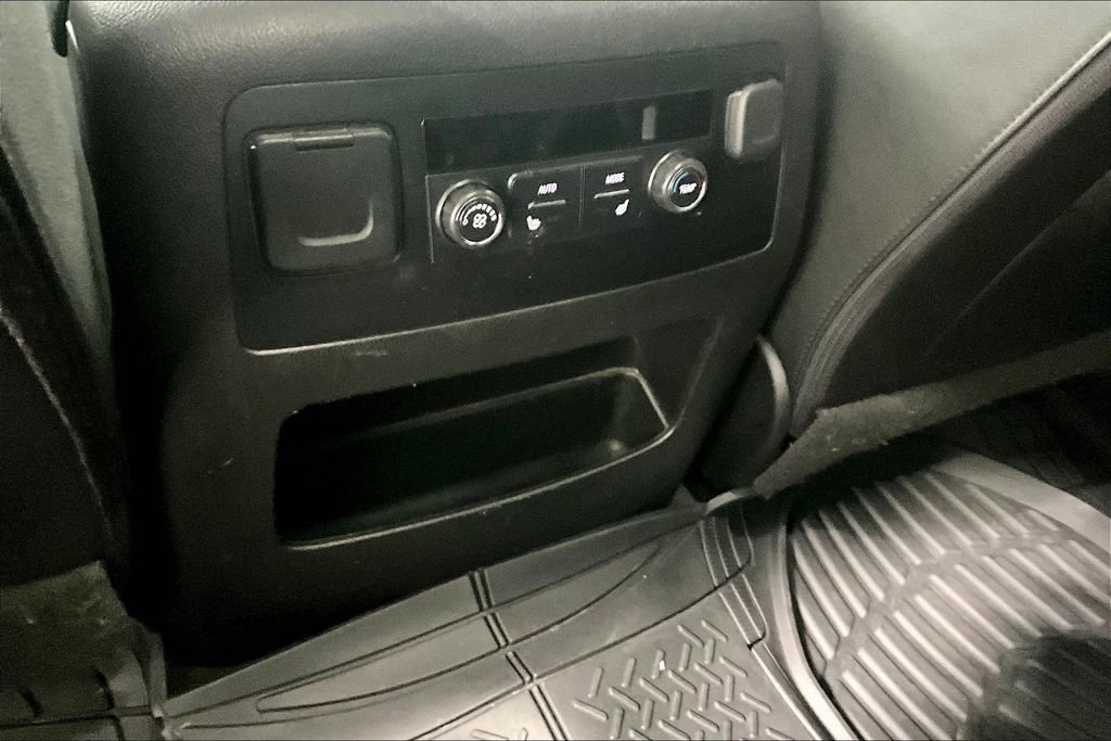 Used 2017 Chevrolet Suburban Premier image 31