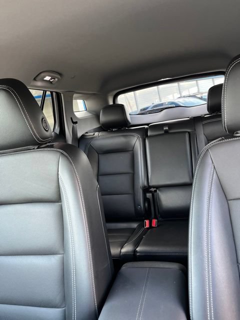 Used 2023 GMC Terrain SLT AWD/4WD image 16