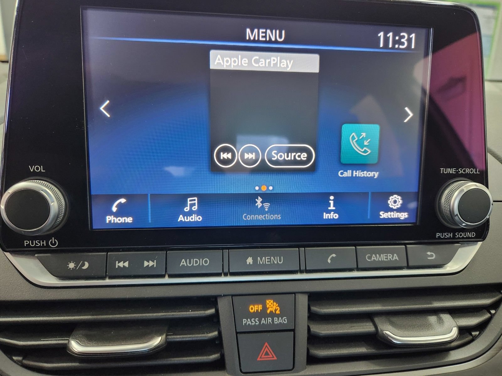 Used 2024 Nissan Altima 2.5 SV FWD image 13