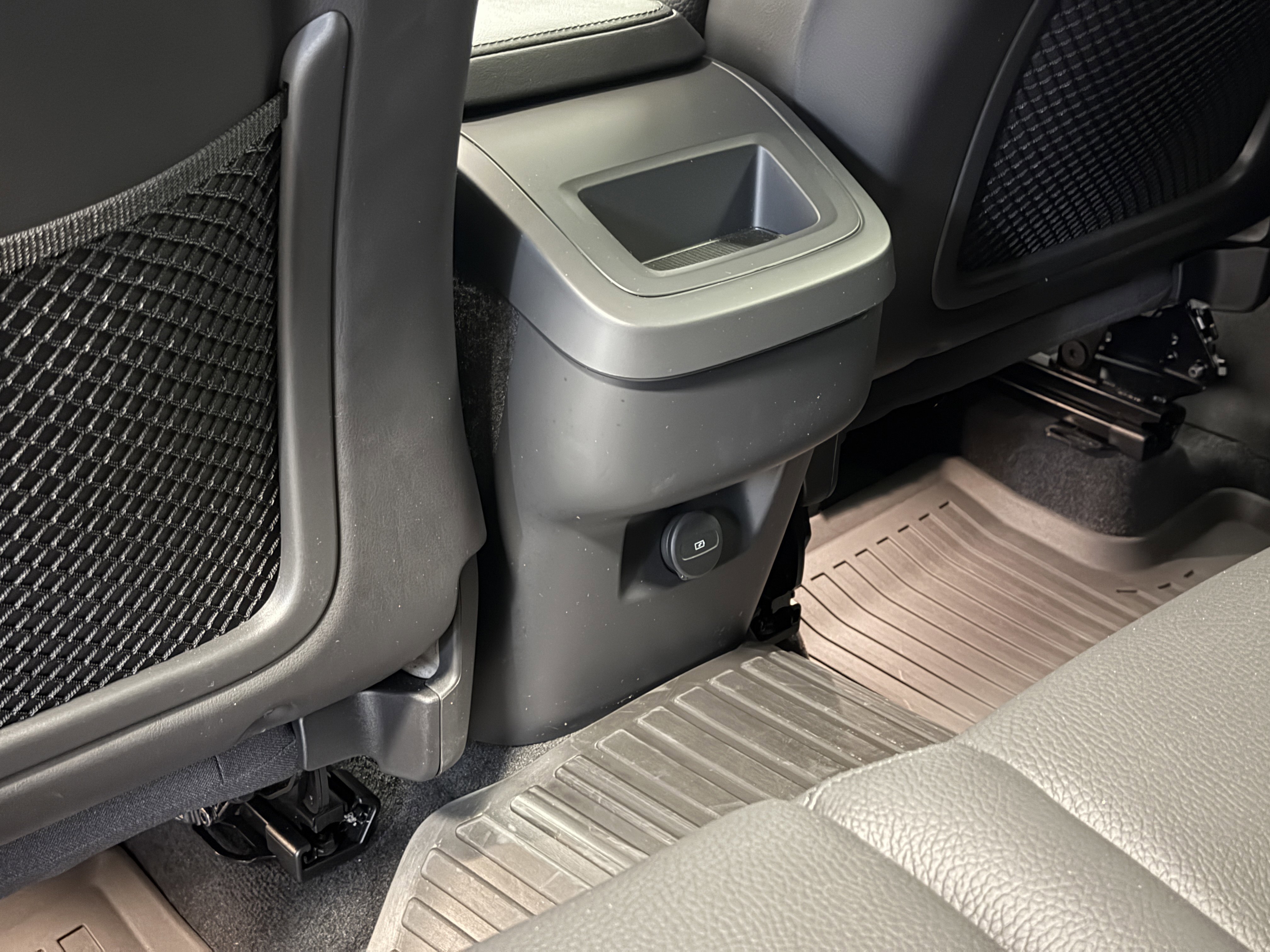 Used 2023 Volvo XC60 B5 Plus w/ Protection Package Premier image 24