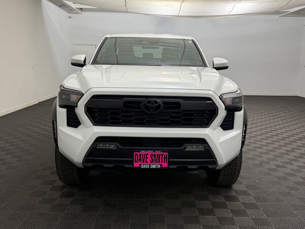 Used 2024 Toyota Tacoma TRD Off-Road AWD/4WD image 6