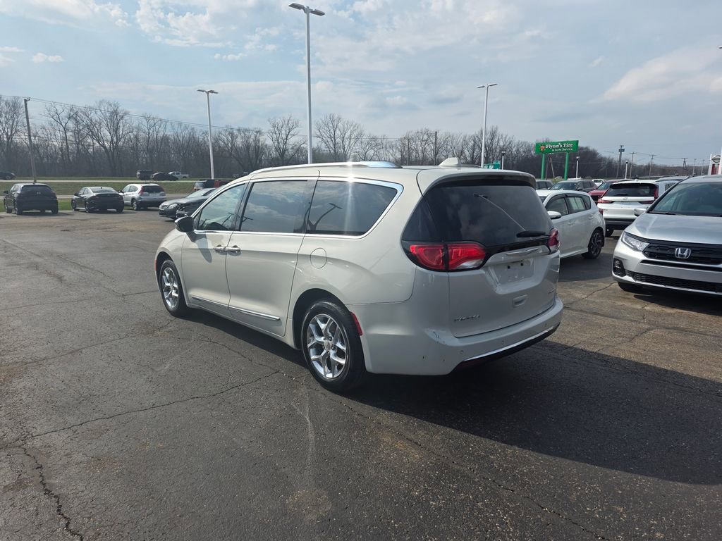 Used 2017 Chrysler Pacifica Limited w/ UConnect Theater Package image 5