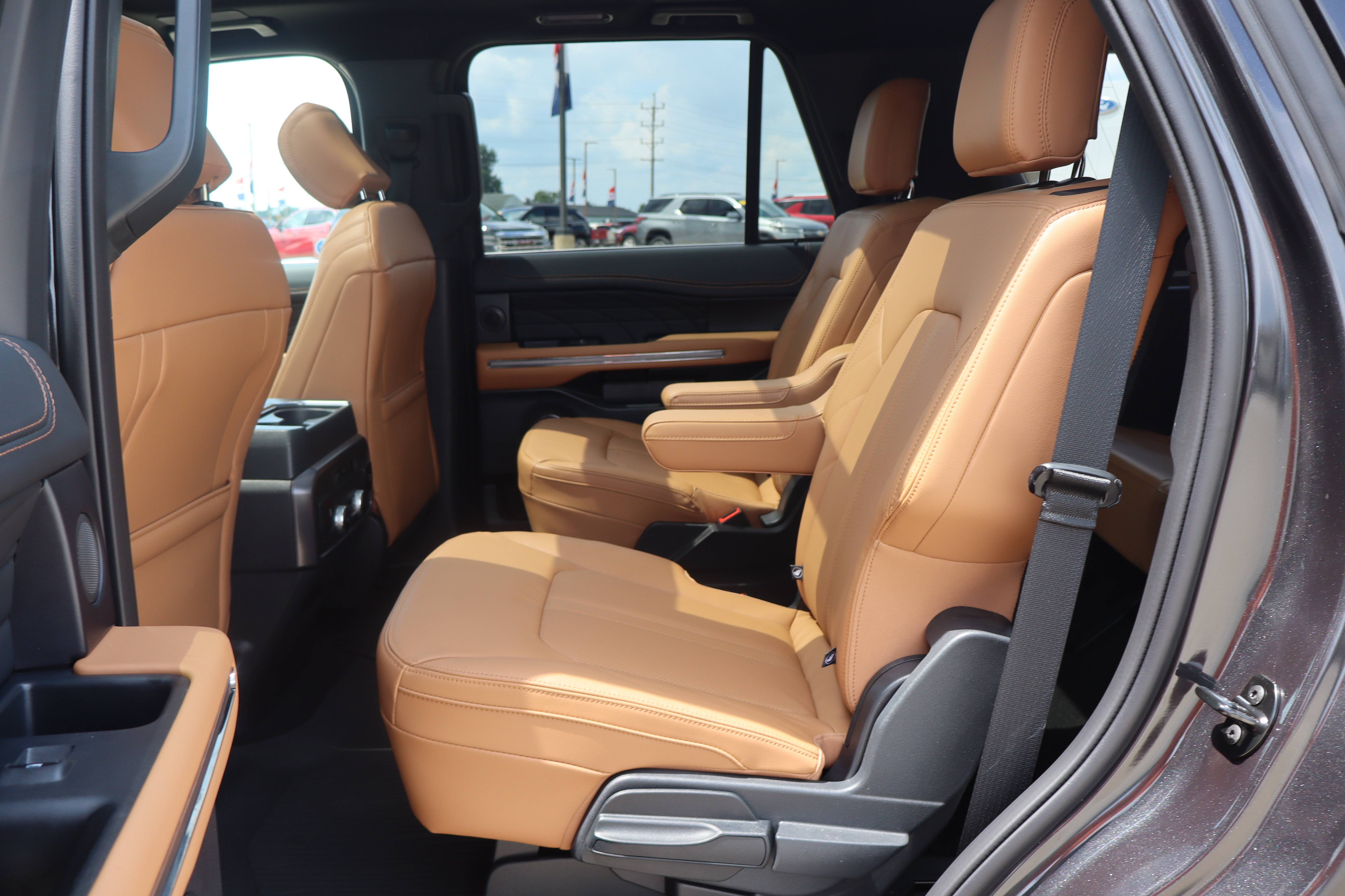 Used 2024 Ford Expedition Platinum AWD/4WD image 10