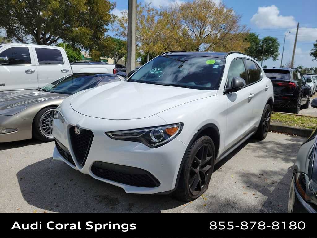 Used 2019 Alfa Romeo Stelvio Ti w/ Nero Edizione image 4