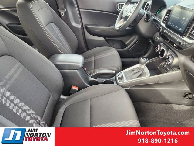 Used 2025 Hyundai Venue SEL image 14