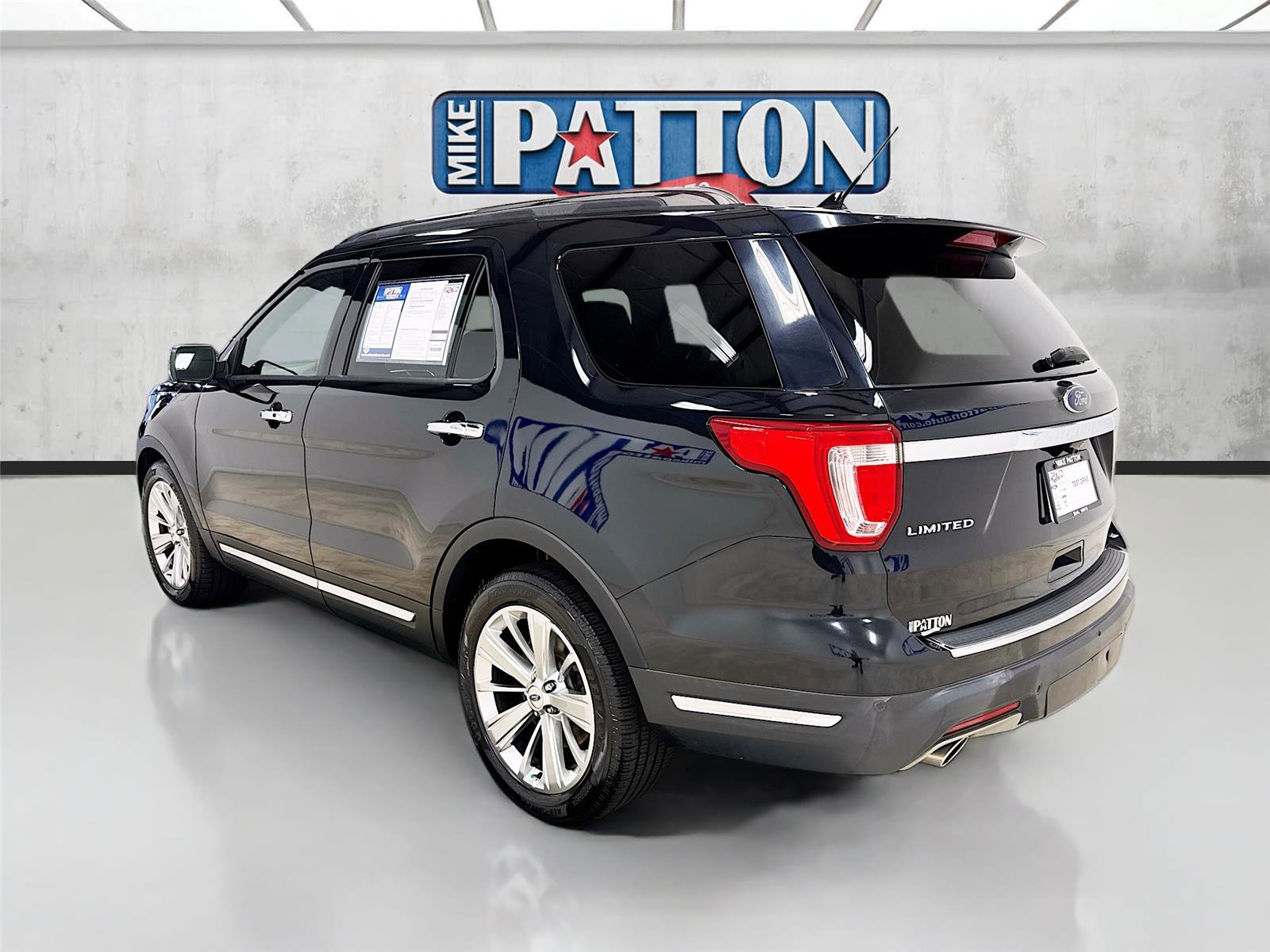 Used 2019 Ford Explorer Limited w/ Class III Trailer Tow Package image 5